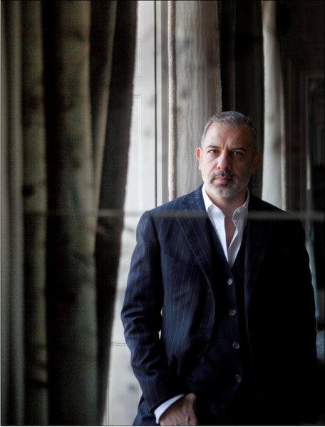 Chahan Minassian nous présente sa salle à manger sculpturale.