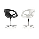 Fauteuil Cygne designé par Arne Jacobsen. Édition Fritz Hansen.Coque synthétique recouverte de tissu ou cuir. Pivotant. À partir de 2737 euros