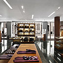 Majestueuse, l'entrée de ce temple du luxe italien