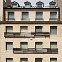 La façade, 50, rue du Faubourg Saint-Honoré
