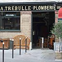 L'Etablisienne est aussi un dépôt-vente de meubles et d'objets de décoration.