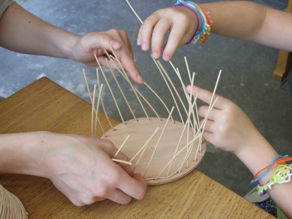 Etape par étape, et même sans connaissances particulières, vous pouvez fabriquer votre propre boîte ou coffret.
