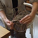 Découvrir la technique de la vannerie dans une atmosphère détendue, c’est possible à l’Etablisienne.