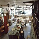 Des professionnels vous informent sur les savoir-faire et vous guident dans vos projets de rénovation ou de création.