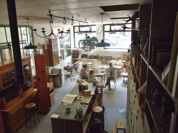 Des professionnels vous informent sur les savoir-faire et vous guident dans vos projets de rénovation ou de création.