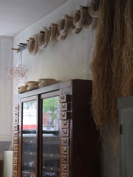 Découvrez les outils pour travailler les matériaux tels que le bois, le lin, le verre...