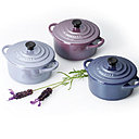 Mini cocottes perlées Le Creuset. Mini cocottes perlées Le Creuset.