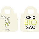 La Grande Epicerie du Bon Marché participe à la protection de l’environnement : elle propose à ses clients des sacs Envirosax, personnalisés pour elle, et fabriqués en PET recyclé.