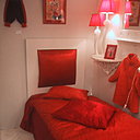 Avec son rembourrage, cette tête de lit Luc Perron garantit un certain confort. Vos enfants ne risqueront plus de se cogner la tête. Ils pourront dormir en toute sérénité, et vous aussi.