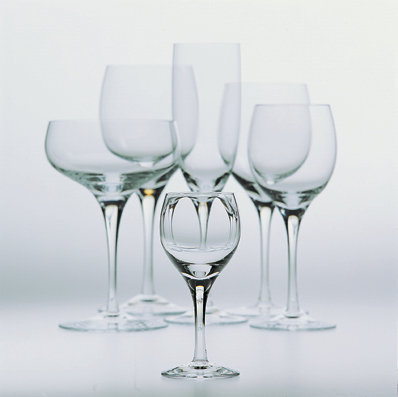 La gamme André Chenier est composée de verres de plusieurs tailles, aux lignes épurées. Élégance et finesse pour cet ensemble en cristal.