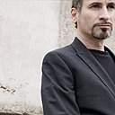 Dominique Dubois : s’approprier et re-esthétiser des lieux d’entre-deux avec une vision aigue du détail et une grande maîtrise de la lumière.