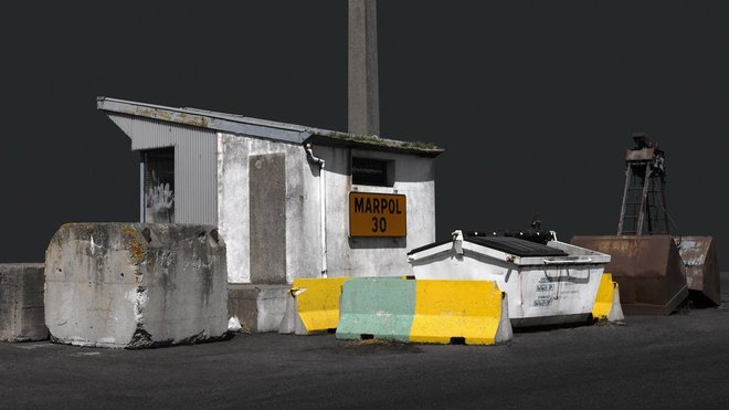 Contraste des couleurs : contemplation des objets sur fond noir : un théâtre finement agencé. Contraste des couleurs : contemplation des objets sur fond noir : un théâtre finement agencé.