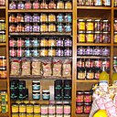 Saveurs, senteurs et couleurs, les épices éveillent les sens ; elles sont utilisées dans plusieurs domaines tels que la cuisine, la parfumerie, la décoration et la médecine.