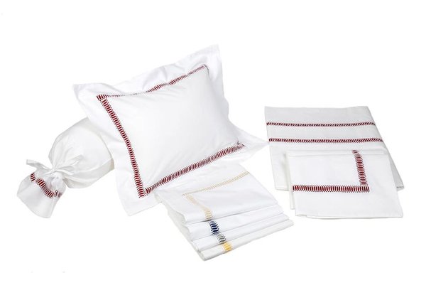 Élégance intemporelle de la parure de lit Murano réalisée dans un satin de coton ajouré