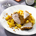 Un mignon de veau fruité-salé dans sa surprenante croûte de pain d’épices accompagné de dés de mangue et de gingembre frais dans lequel le vin blanc est un invité d’honneur.