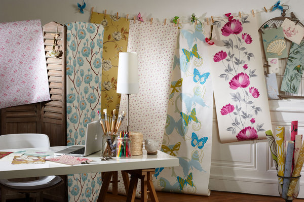 Comparer des échantillons, la meilleure façon de choisir son papier peint. www.papierspeintsdirect.com