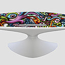 Dessiné par Karim Rashid et présenté au Salon du Meuble de Milan 2010, le bureau Zéro