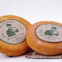 Le ségalou au lait cru et sa croûte orangée fait penser au reblochon