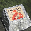 La pyramide cendrée