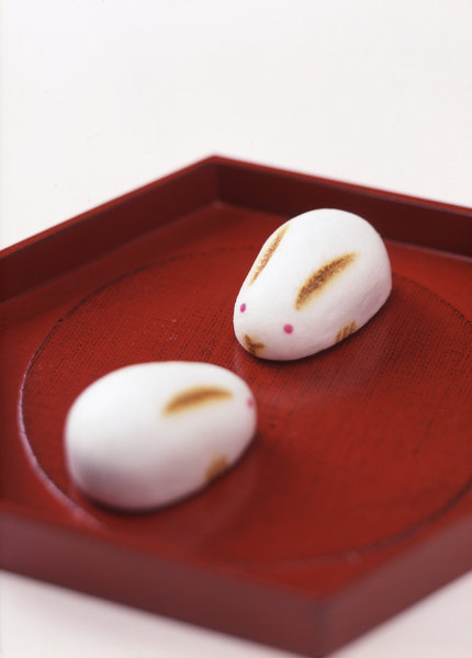 Usagi Man. Héros de nombreux contes traditionnels, dont la charmante légende du Lapin d’Ibana, le lapin est un animal chéri des japonais.