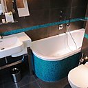 Salle de bain mélange de matières et couleurs