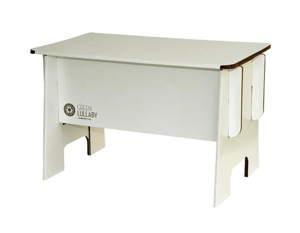 Un bureau à personnaliser muni d’un petit rangement, 49 € proposé sur www.greenrepublic.fr.