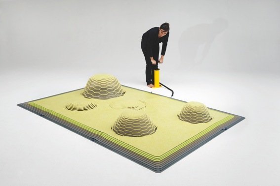 …le tapis prend forme quand on le gonfle…