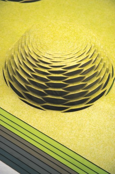 La superposition des dalles de sol en vinyle dans un camaïeu de vert offre la possibilité de nombreuses harmonies pour concevoir des lieux qui attirent l’œil et réveillent les sens !