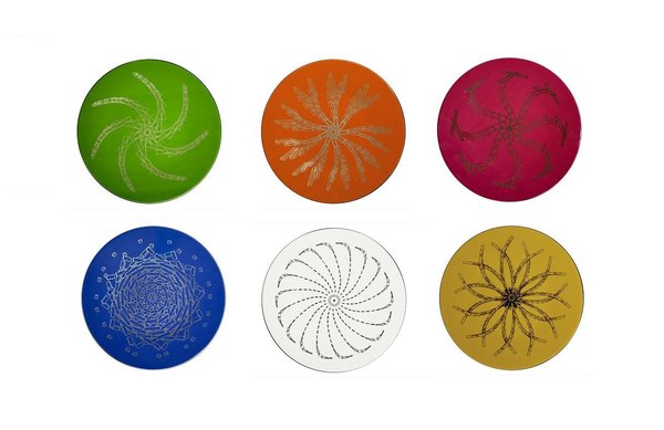 L’artiste Miguel Chevalier décline ses Constellations sur porcelaine. Edition limitée pour le Royal Limoges