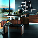 Multi-fonctions, le plan de travail devient multi-tâches en montant et baissant au gré de vos besoins. Les 4 vérins permettent donc au plan de devenir multi-usages!