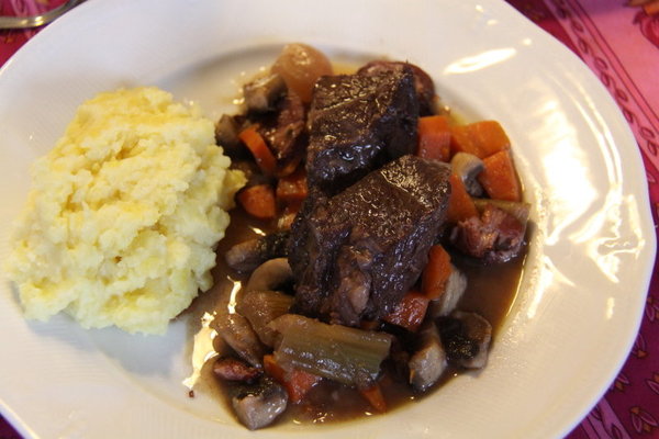 Boeuf à braiser, joue, gîte, macreuse, tous ces morceaux sont bons dans le bourguignon.