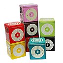 Pour une cuisine fantaisiste, une série de boîtes en métal sérigraphié. H 13,7 x 12,5 12,5 cm. 18 € pièce. Boîte de cuisine cible. 100Drine pour Sentou Edition. Made in Design. Pour une cuisine fantaisiste, une série de boîtes en métal sérigraphié. H 13,7 x 12,5 12,5 cm. 18 € pièce. Boîte de cuisine cible. 100Drine pour Sentou Edition. Made in Design.