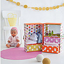 Les poupées ont toujours une garde robe de princesse, avec cette mallette transportable les petites filles adoreront ranger les vêtements et accessoires.