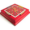 Pour les intellos en herbe, le Scrabble gaîné de cuir rouge pompier à 2 100 €