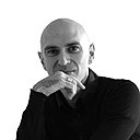 Habitué des aménagements de lieux publics, Paul Linse redonne une modernité au tapis qui apportent de la douceur en réchauffant les espaces.