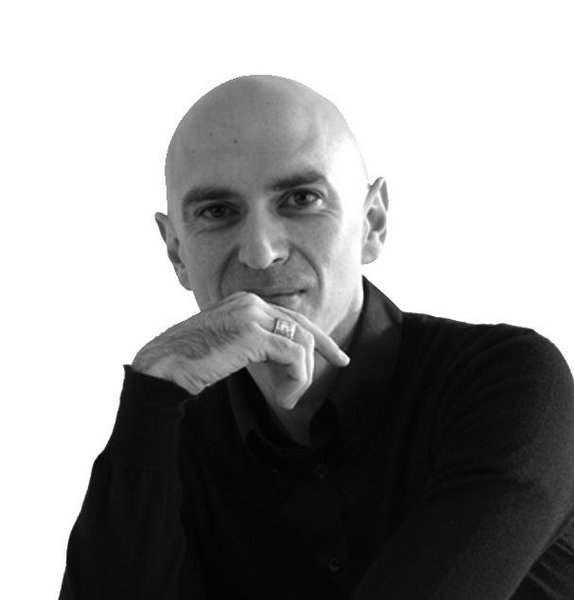 Habitué des aménagements de lieux publics, Paul Linse redonne une modernité au tapis qui apportent de la douceur en réchauffant les espaces.