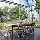 L’extension dessine un tressage ajouré, de forme libre, réalisé à partir de chemins de câbles en acier. Elle a été dessinée en continuité du bâtiment.