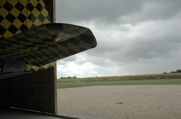 L'avion du propriétaire attend sagement l'heure du prochain vol.