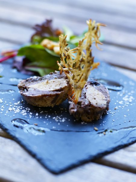 Terrine "Maison" présentée sur une ardoise de pays