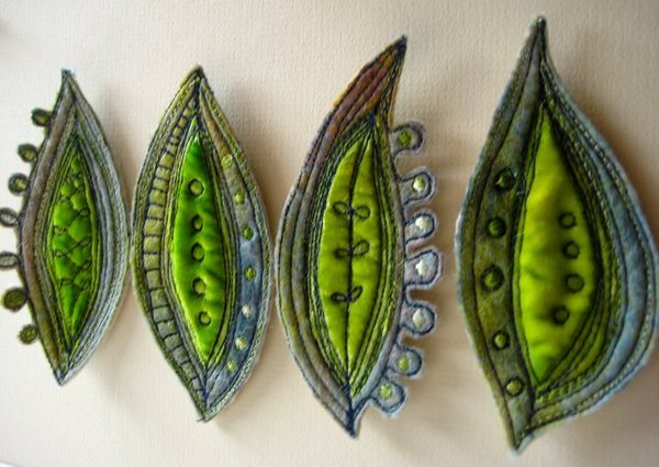 Les petits pois... feutre et velours de soie teint et rebrodé à la machine