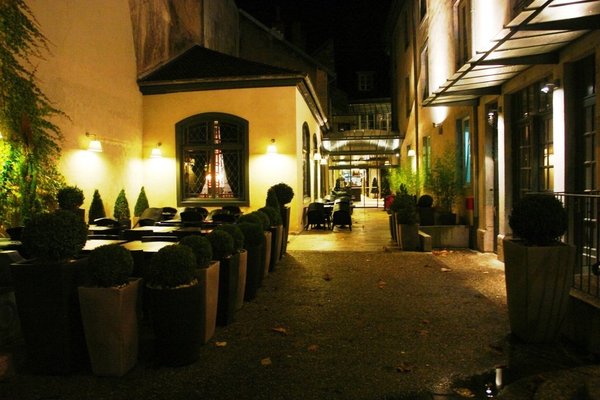 Entrée vue sur cour