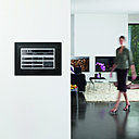 Schneider Electric contribue au pilotage intelligent de la maison, grâce au système domotique de gestion active des énergies.