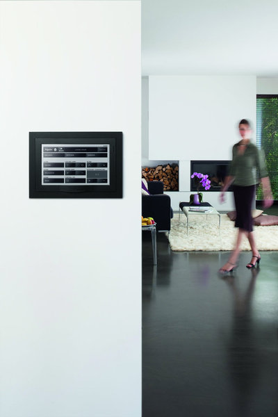 Schneider Electric contribue au pilotage intelligent de la maison, grâce au système domotique de gestion active des énergies.