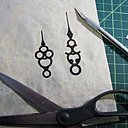 Reportez la silhouette des aiguilles pour les doubler sur un papier différent