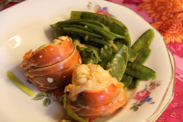 Queues de langoustes aux pois gourmands