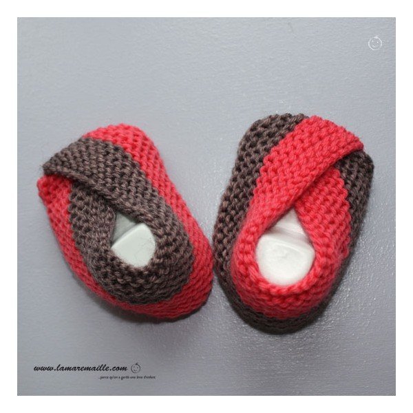 Les chaussons peuvent être vendus avec leur présentoir, vendus séparément.