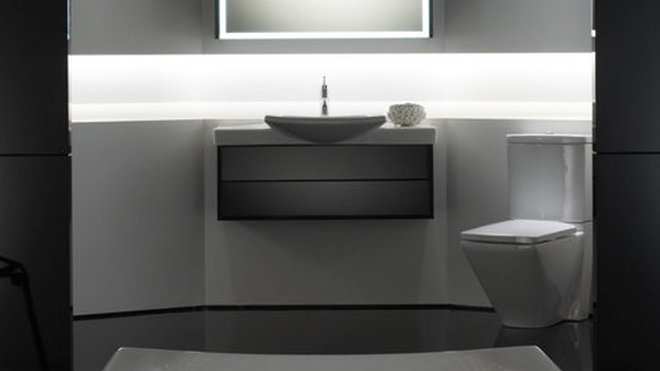 Avec ses formes équilibrées et ses contours lisses, la collection « Escale » de Jacob Delafon s’inspire du design japonais. Son plan-vasque, unique en son genre, est surélevé par rapport au plan, en une seule pièce.