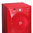 Un sèche-linge haut en couleurs. A condensation, ses capteurs d’humidité surveillent en permanence le degré d’hygrométrie du linge et ajustent la durée du cycle. Capacité 7 kg. Départ différé. 650 €. Sèche-linge condensation électronique D 72326 RD Rouge Funky. Gorenje.