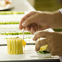 Saveurs subtiles et produits terroir sublimés qui jouent sur le sucré-salé, le chaud-froid, l’amer-doux, le croquant-liquide.
