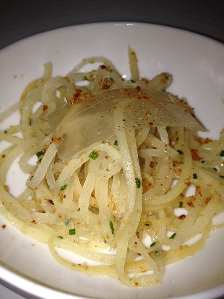 Version revue et corrigée des spaghettis Carbonara: les salsifis, poudre de lard.